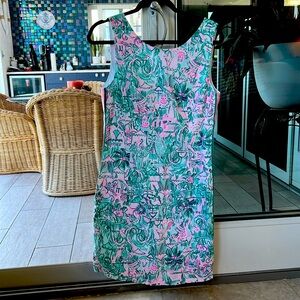 Lightweight Lilly Pulitzer dress zip up bag tags still on it size 10.